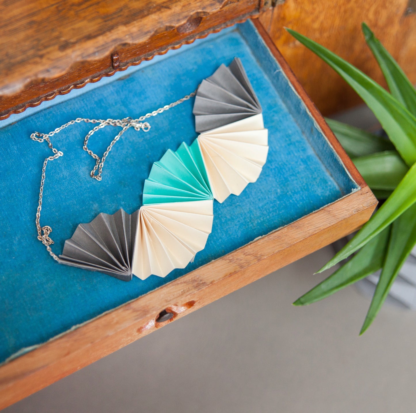 Online Course: Origami Clamshell Necklace