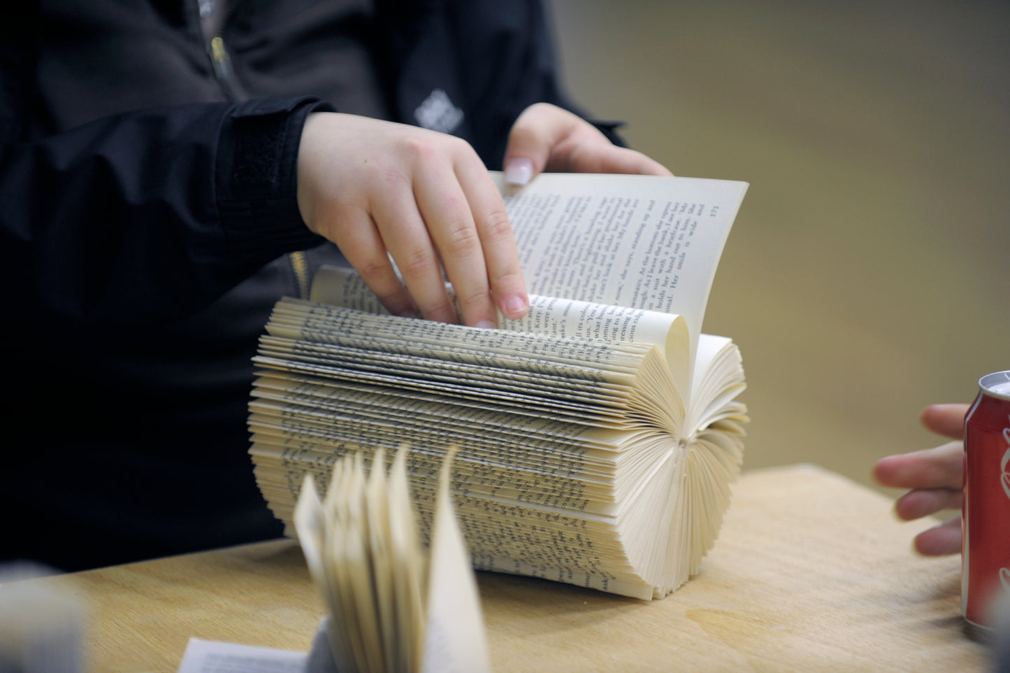 Book Sculpture Tutorial: Cylinder